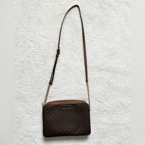 Micheal Kors Crossbody